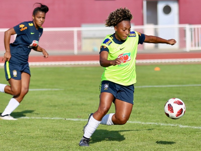 Valéria é convocada para treinos com a seleção feminina principal