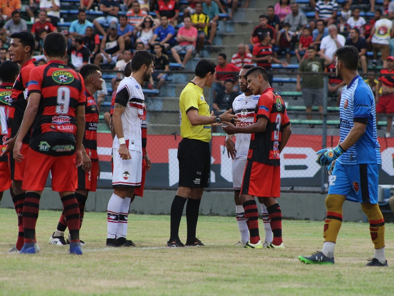 River e Flamengo empatam no primeiro Rivengo do ano