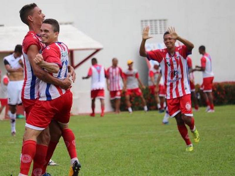 4 de Julho vence em casa e assume liderança isolada do estadual