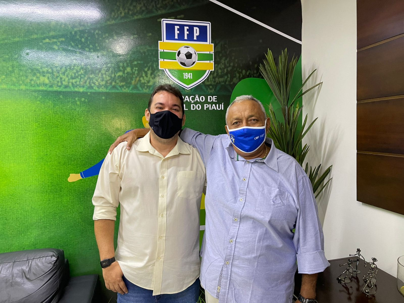 Robert Brown é reeleito para a presidência da FFP 
